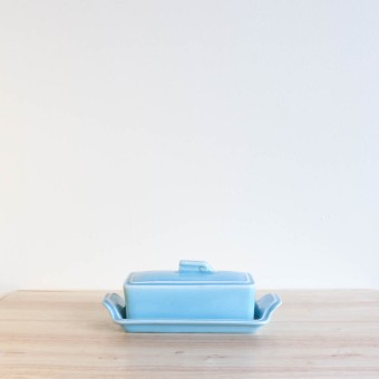 Vernon Kilns Early California Butter Ultra Turquoise