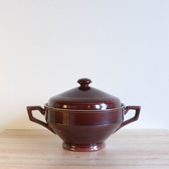 Vernon Kilns Early California Casserole Angled Brown