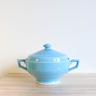 Vernon Kilns Early California Casserole Angled Turquoise