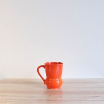 Vernon Kilns Early California #3 Handled Tumbler Orange