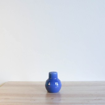 Vernon Kilns Early California Shakers Blue