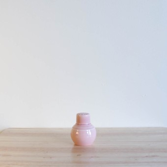 Vernon Kilns Early California Shakers Pink